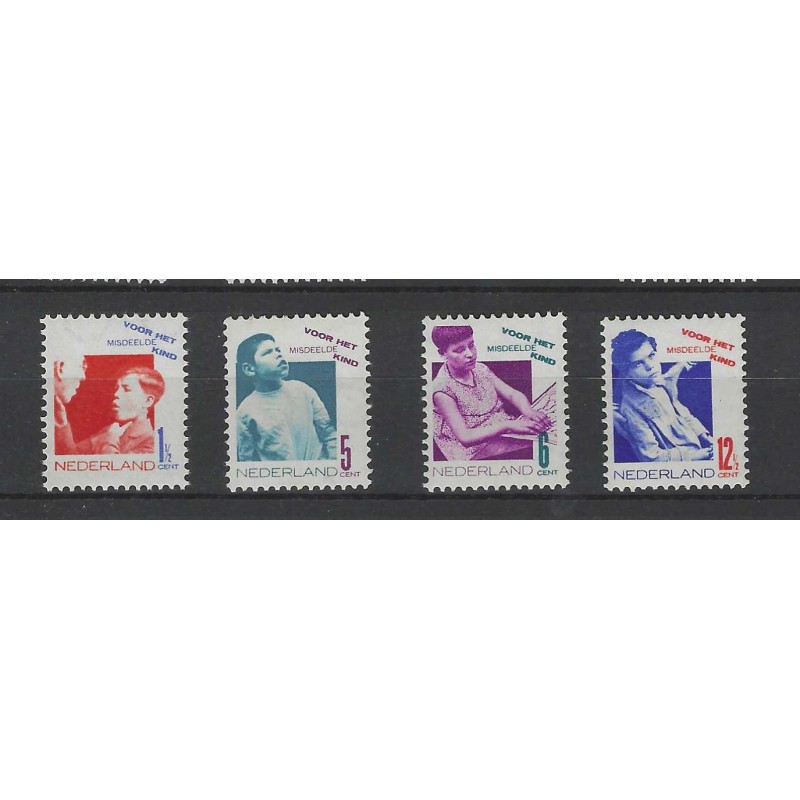 Nederland 240-243 Kind 1931 MNH/postfris CV 150 € Nederland 240-243 Kind 1931 MNH/postfris CV 150 €