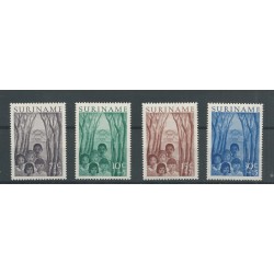 Suriname 312-315  Jeugdwerk  MNH/postfris CV 28 €