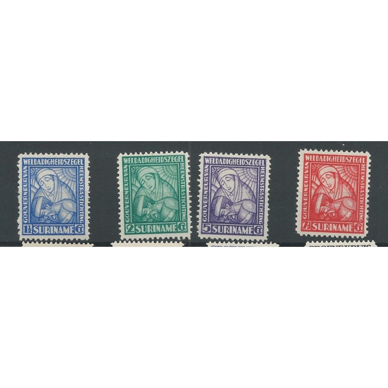 Suriname 137-140 VAn Heemstra MNH/postfris CV 80 € Suriname 137-140 VAn Heemstra MNH/postfris CV 80 €