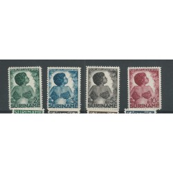 Suriname 179-182 Kinderzegels  MNH/postfris  CV 30 €