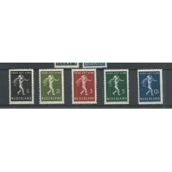 Nederland 327-331 Kind 1939 MNH/postfris CV 38 €