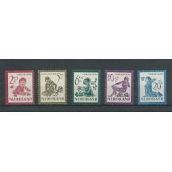 Nederland 563-567  Kind  1950  MNH/postfris  CV 34 €