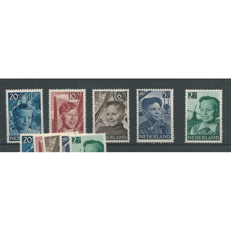 Nederland 573-577 KIND 1951 MNH/postfris CV 28 € Nederland 573-577 KIND 1951 MNH/postfris CV 28 €