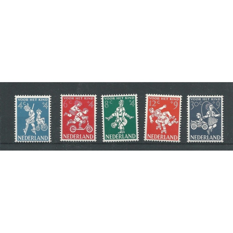Nederland 715-719 Kind 1958 MNH/postfris CV 10 € Nederland 715-719 Kind 1958 MNH/postfris CV 10 €